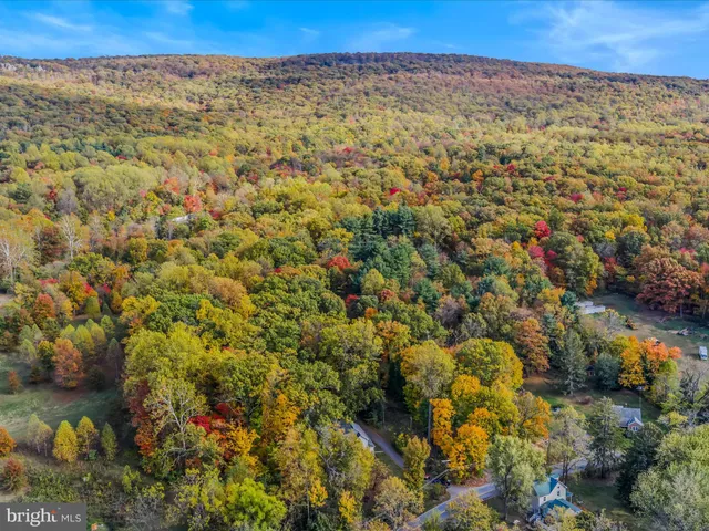 $389,900 | 8907 Crystal Falls Drive, Boonsboro, MD 21713