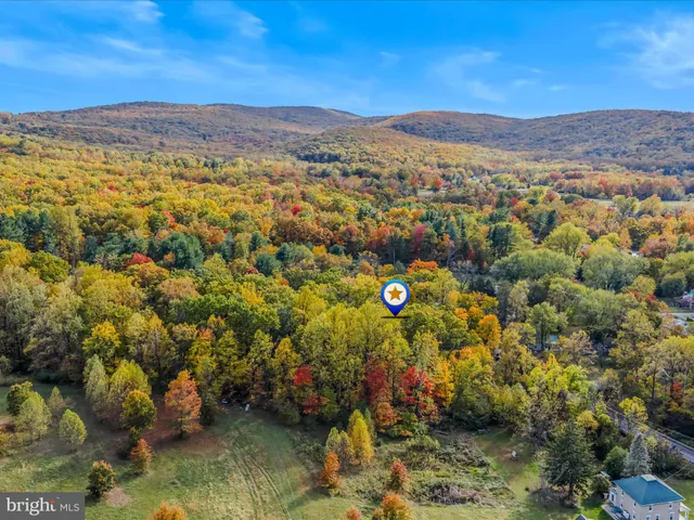 $389,900 | 8907 Crystal Falls Drive, Boonsboro, MD 21713