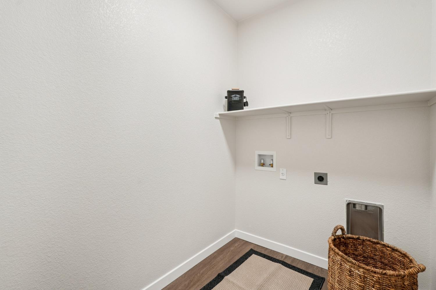 1639 Hansen Ranch Road Olivehurst, CA 95961 - Photo 22 of 33 Photo is of show home. Please see agent for colors, options and upgrades for this homesite.