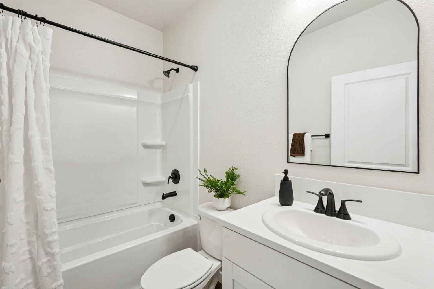 1639 Hansen Ranch Road Olivehurst, CA 95961 - Photo 27 of 33 Photo is of show home. Please see agent for colors, options and upgrades for this homesite.