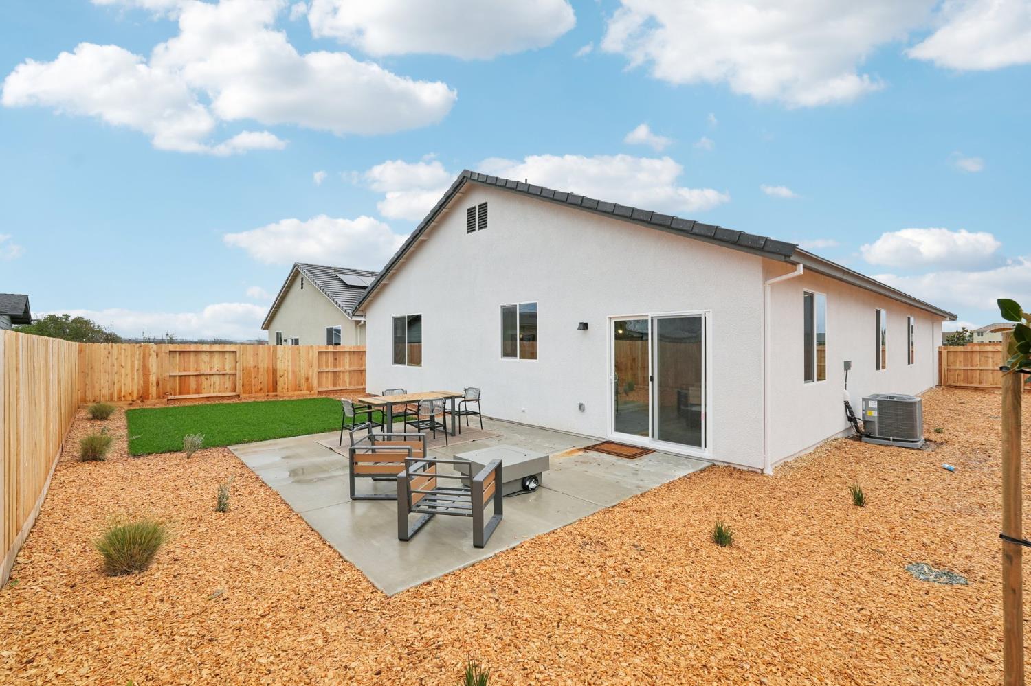 1639 Hansen Ranch Road Olivehurst, CA 95961 - Photo 29 of 33 Photo is of show home. Please see agent for colors, options and upgrades for this homesite.