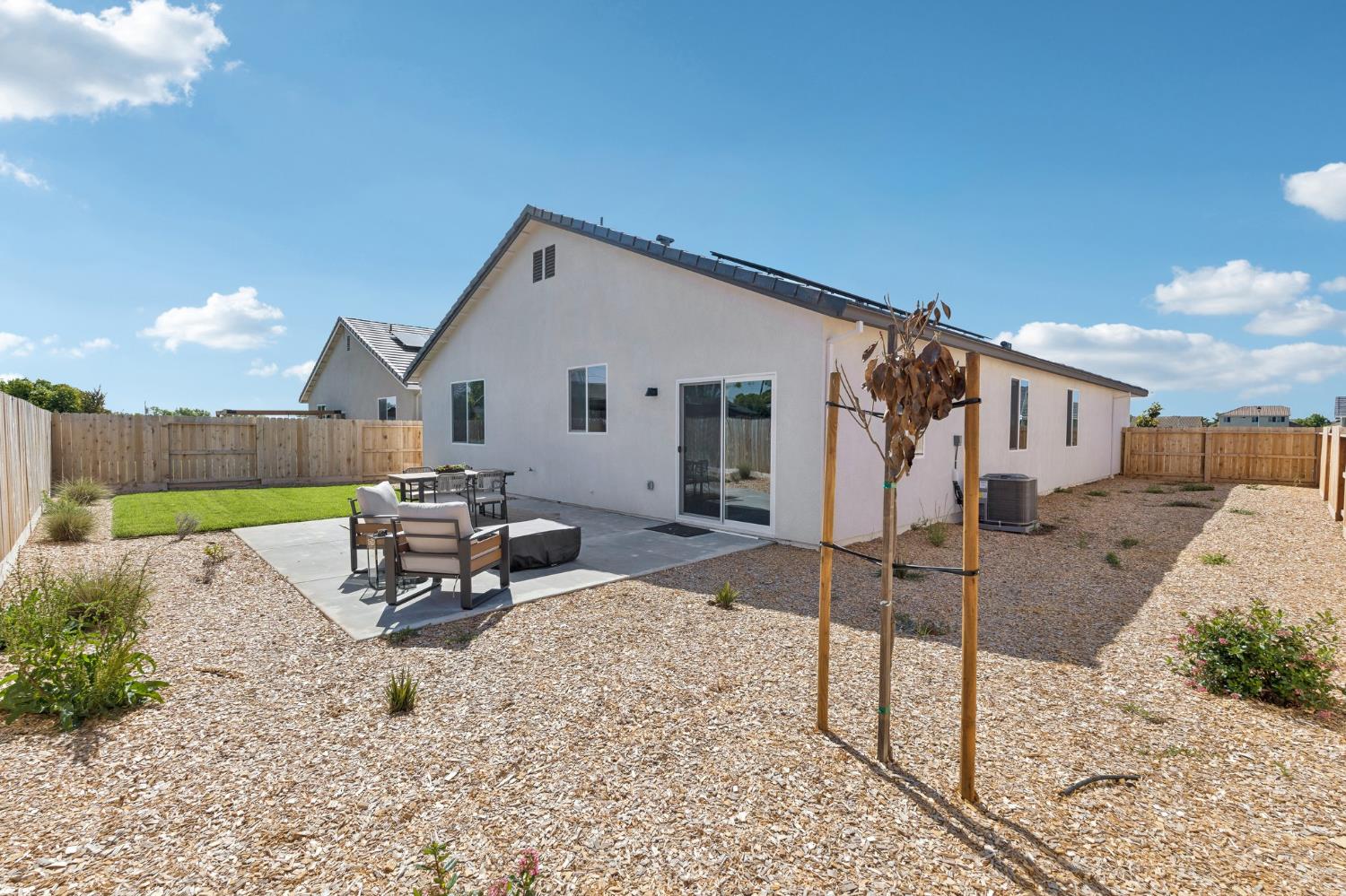 1639 Hansen Ranch Road Olivehurst, CA 95961 - Photo 30 of 35 Photo is of show home. Please see agent for colors, options and upgrades for this homesite.
