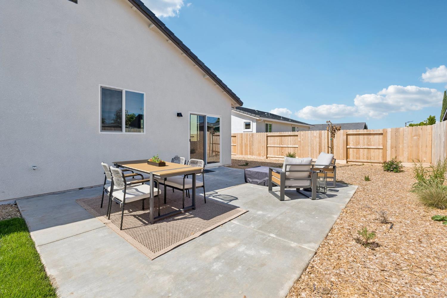 1639 Hansen Ranch Road Olivehurst, CA 95961 - Photo 33 of 35 Photo is of show home. Please see agent for colors, options and upgrades for this homesite.