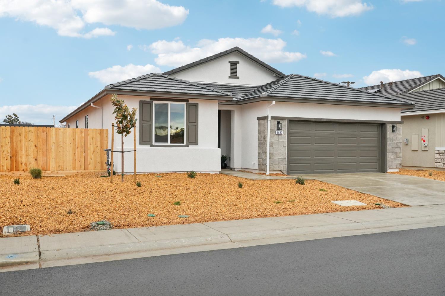 1639 Hansen Ranch Road Olivehurst, CA 95961 - Photo 4 of 33 Photo is of show home. Please see agent for colors, options and upgrades for this homesite.