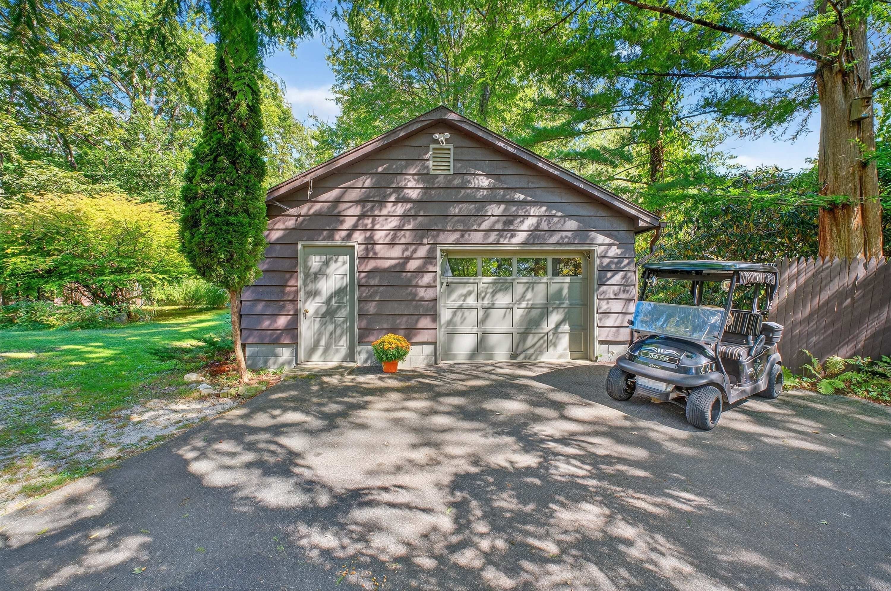 45 Indian Trail Brookfield, CT 06804 - Photo 3 of 40