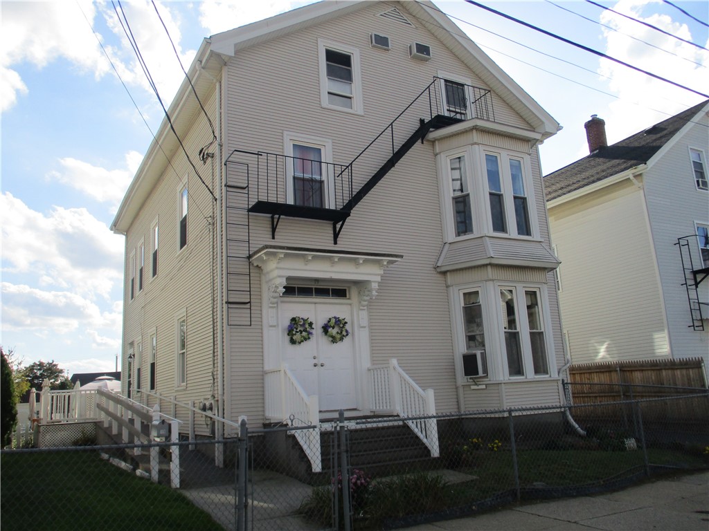 19 Gooding Street Pawtucket, RI 02860 - Photo 2 of 49 Gallery Image 2