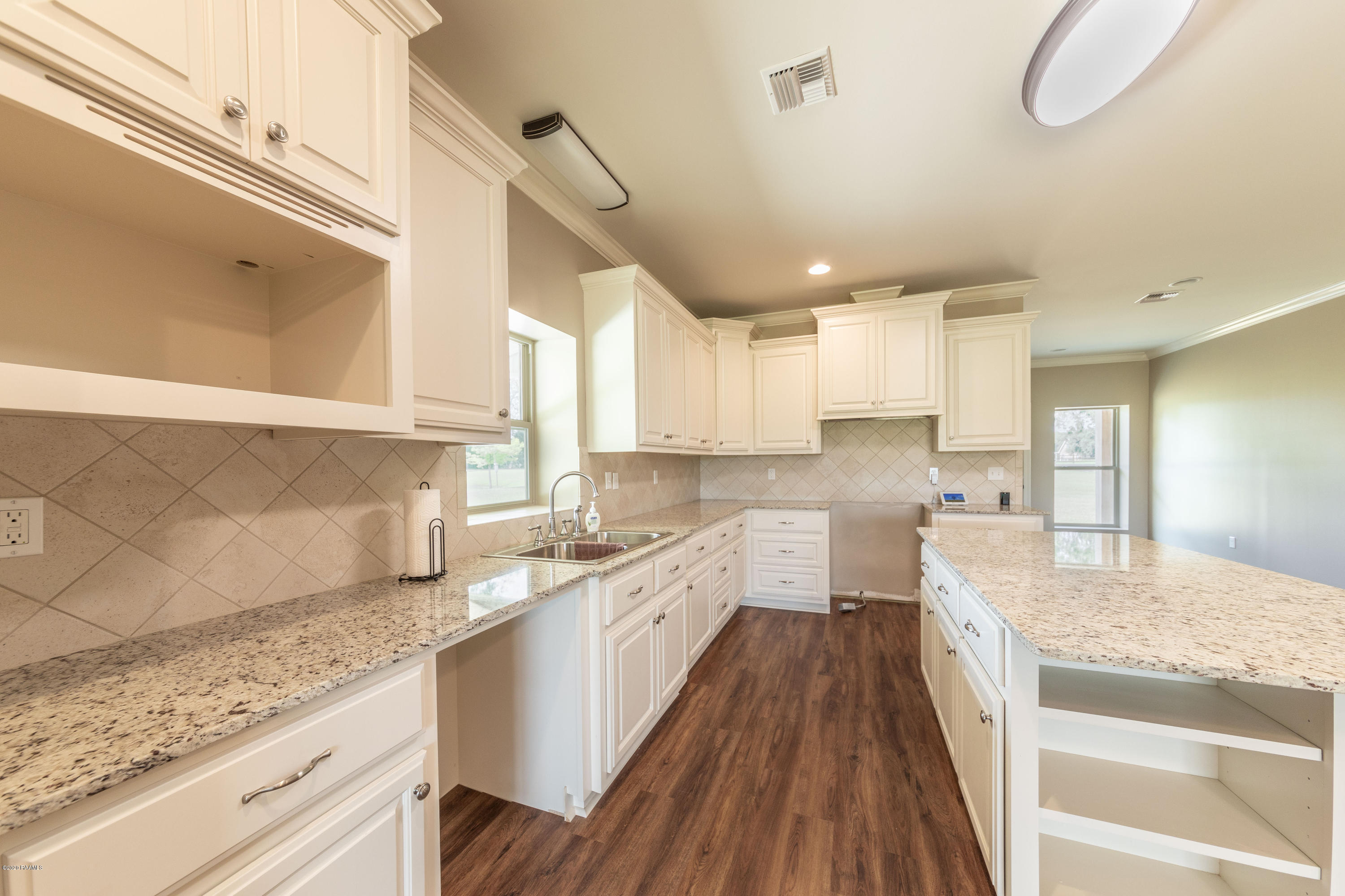 980 Austin Road Youngsville, LA 70592 - Photo 10 of 36 980AustinRetakes-8