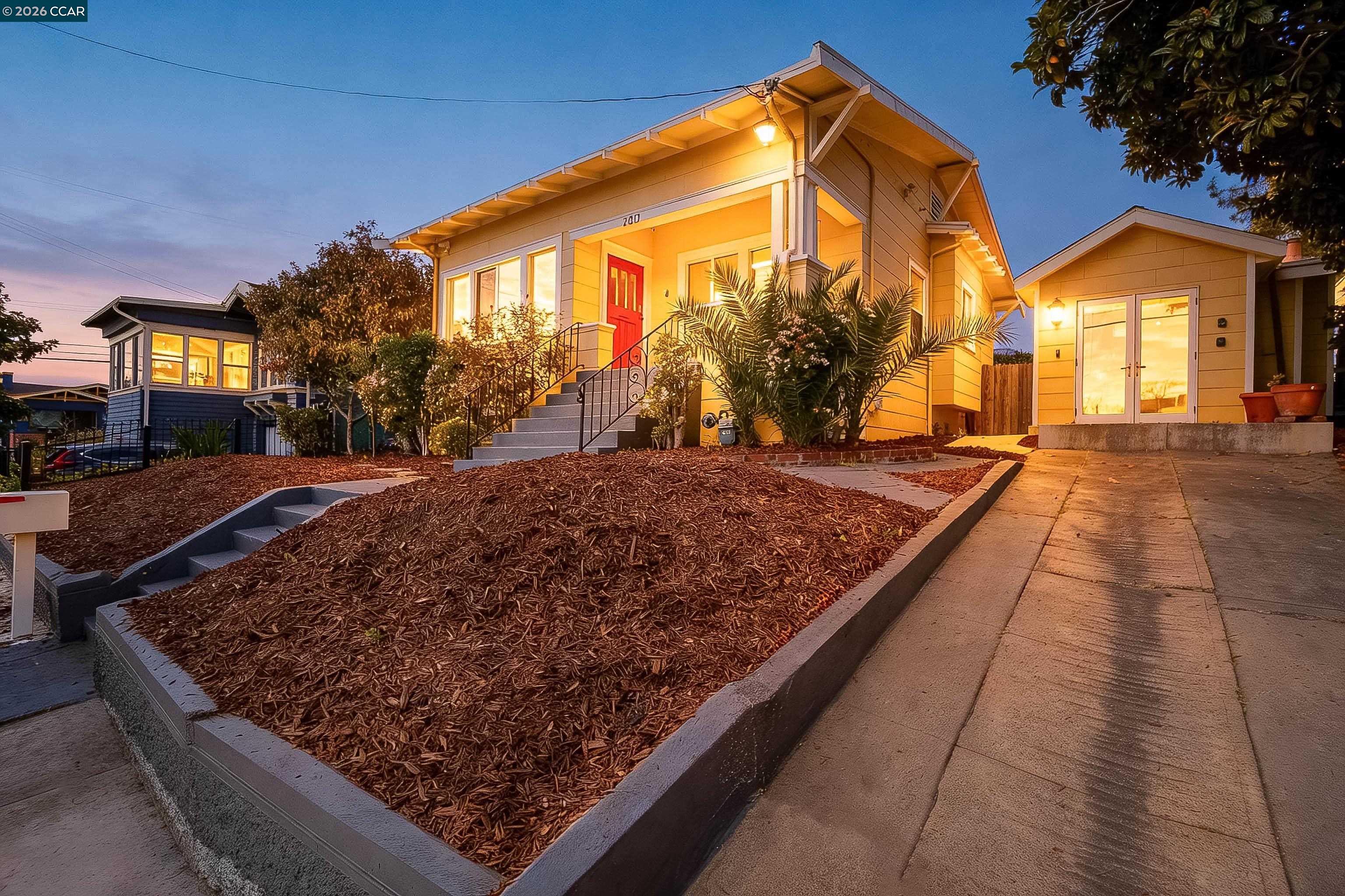 2011 Rosedale Avenue Oakland, CA 94601 - Photo 2 of 37