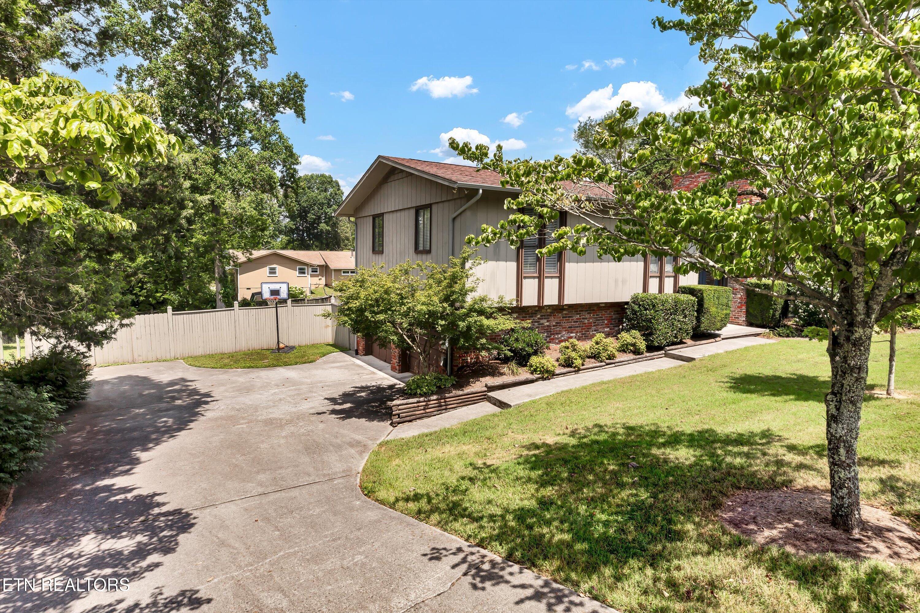 104 Carson Lane Oak Ridge, TN 37830 - Photo 3 of 34 03-104 Carson Ln-3