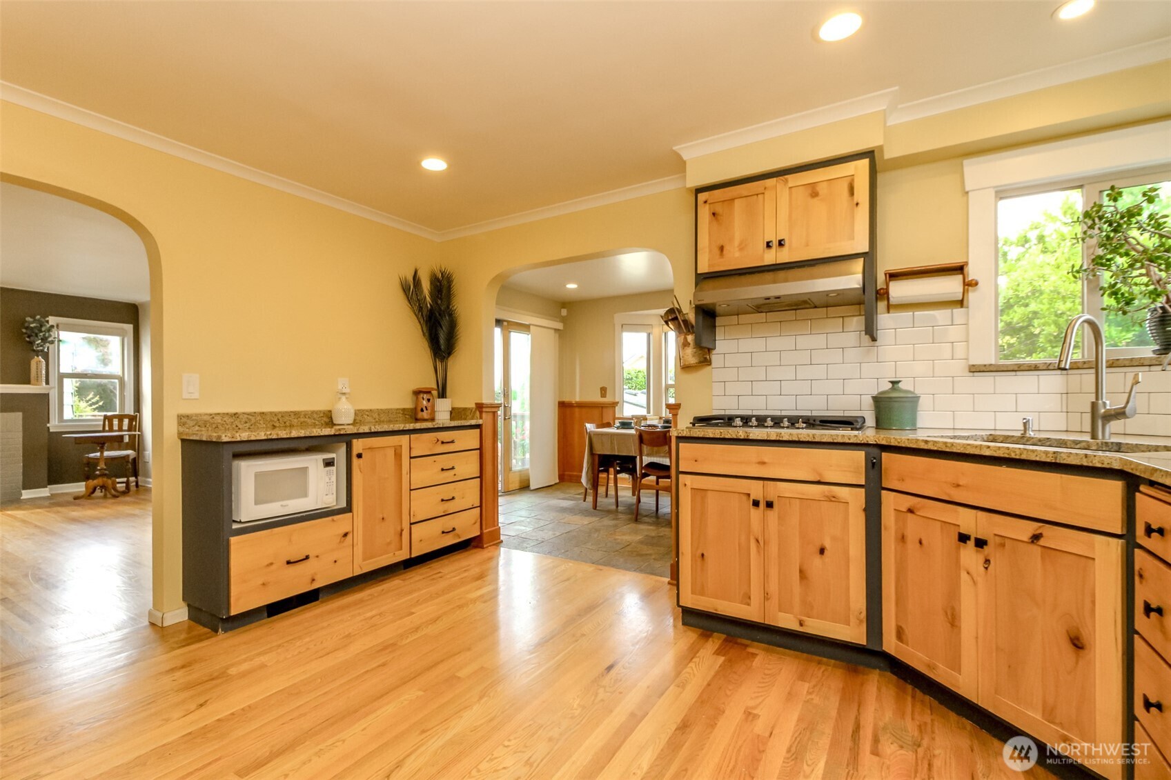 6013 35th Avenue Southwest Seattle, WA 98126 - Photo 10 of 33 Gallery Image 10