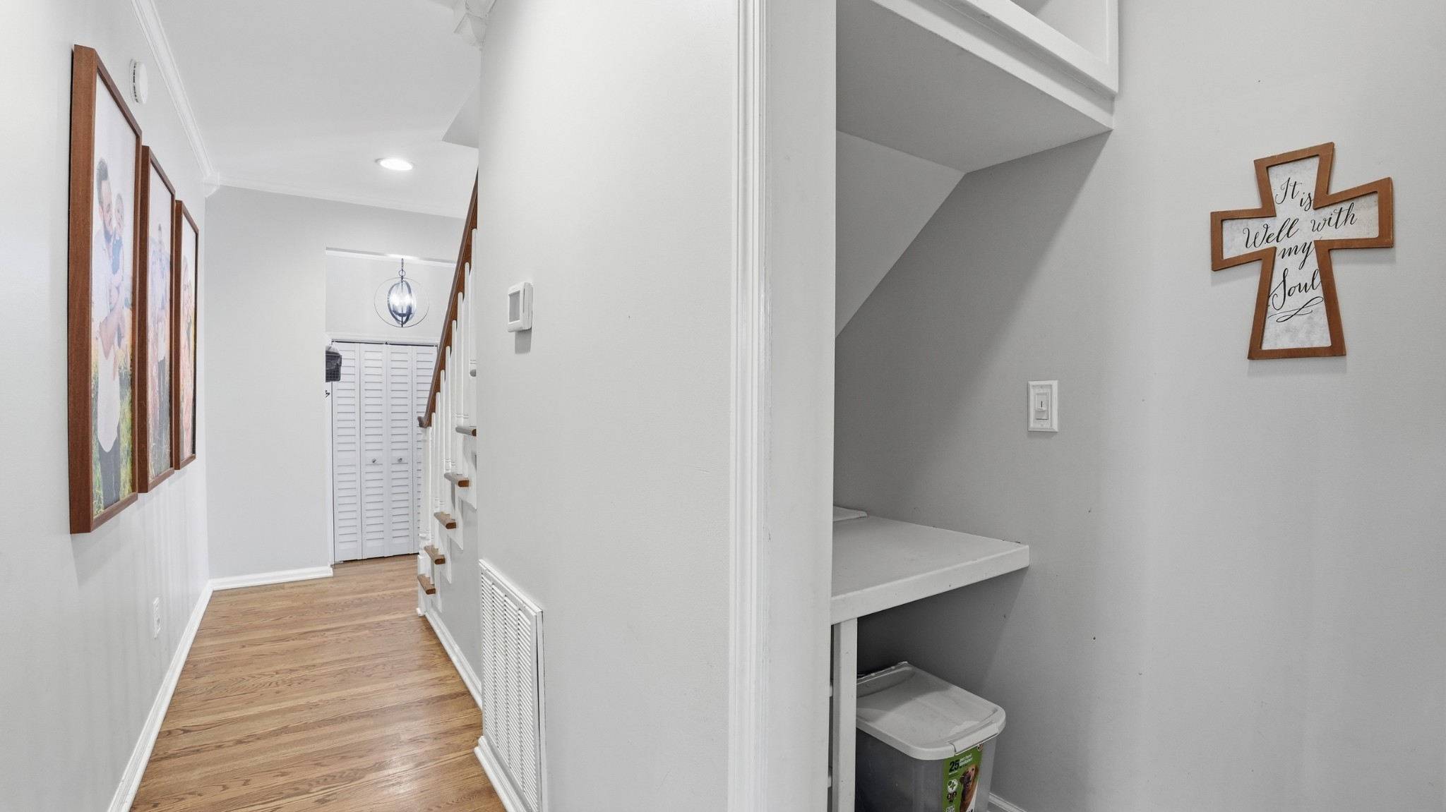 270 Wood Bluff Road Winchester, TN 37398 - Photo 20 of 55 a view of a hallway with seating area