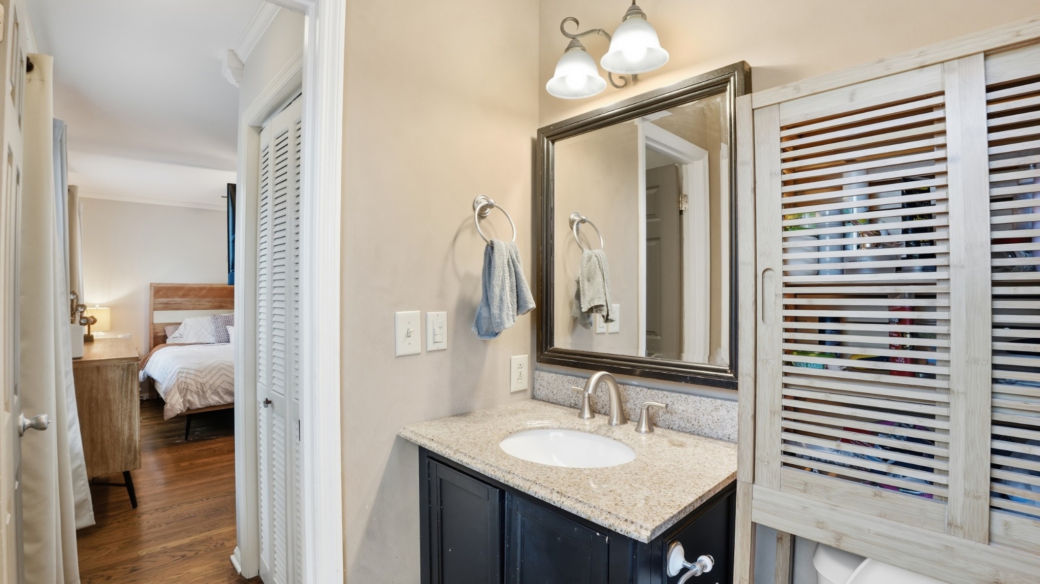 270 Wood Bluff Road Winchester, TN 37398 - Photo 25 of 55 a en suite bathroom with a sink and a mirror