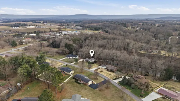$469,000 | 270 Wood Bluff Road, Winchester, TN 37398