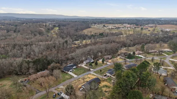 $469,000 | 270 Wood Bluff Road, Winchester, TN 37398