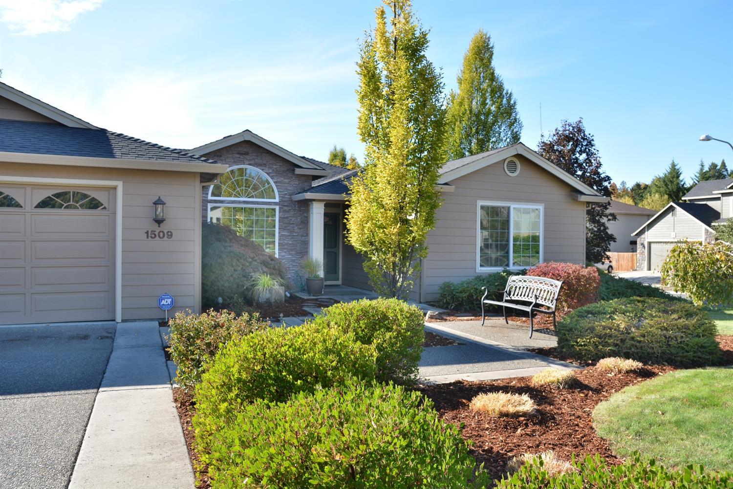 1509 Summit Ridge Circle Medford, OR 97504 - Photo 3 of 25 Additional Photo