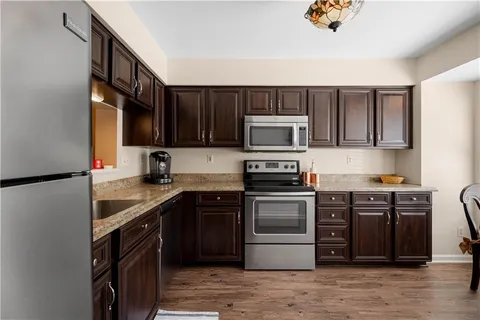 $229,900 | 185 Old Village Lane, Bethel Park, PA 15102