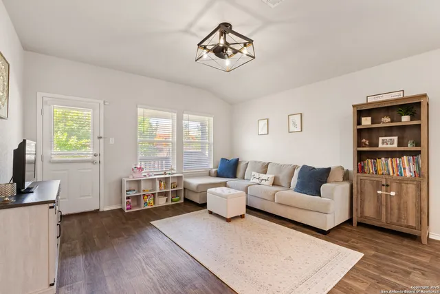 $265,000 | 13927 Borolanite Drive, San Antonio, TX 78253