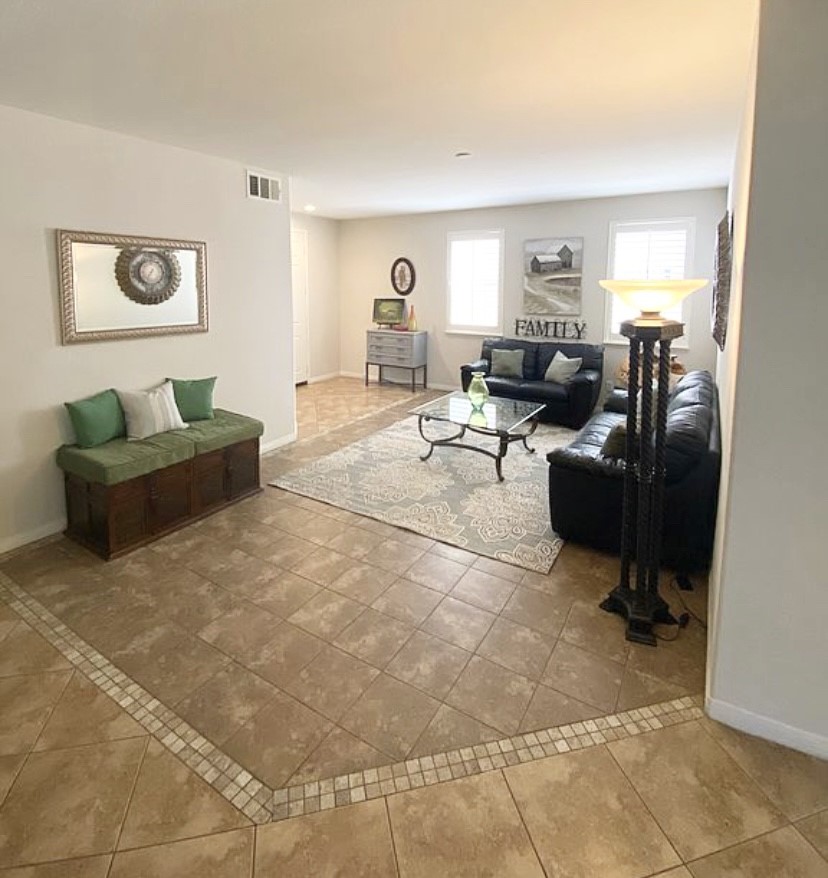 33559 Abbey Road Temecula, CA 92592 - Photo 2 of 13 Gallery Image 2