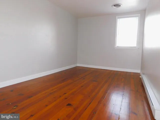 $1,300 | 418 South Carlisle Street, Unit B, Greencastle, PA 17225