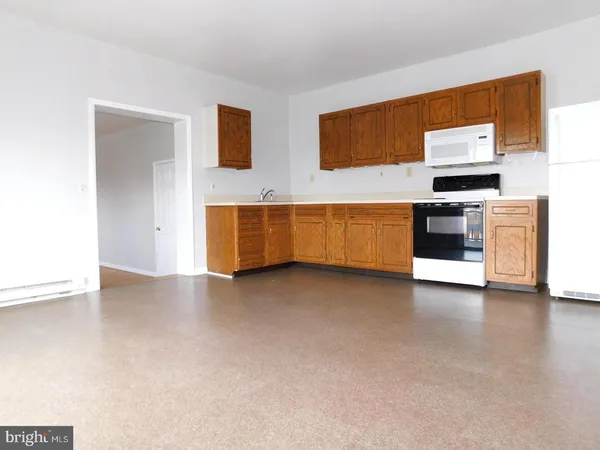 $1,300 | 418 South Carlisle Street, Unit B, Greencastle, PA 17225