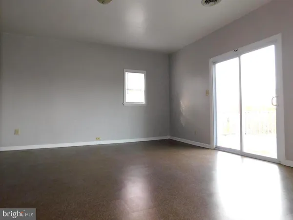 $1,300 | 418 South Carlisle Street, Unit B, Greencastle, PA 17225