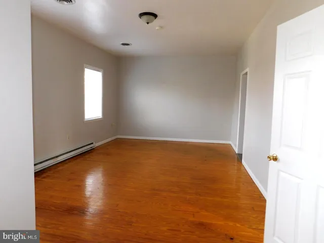 $1,300 | 418 South Carlisle Street, Unit B, Greencastle, PA 17225