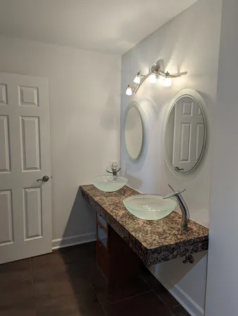 $2,600 | 8122 160th Street, Tinley Park, IL 60477