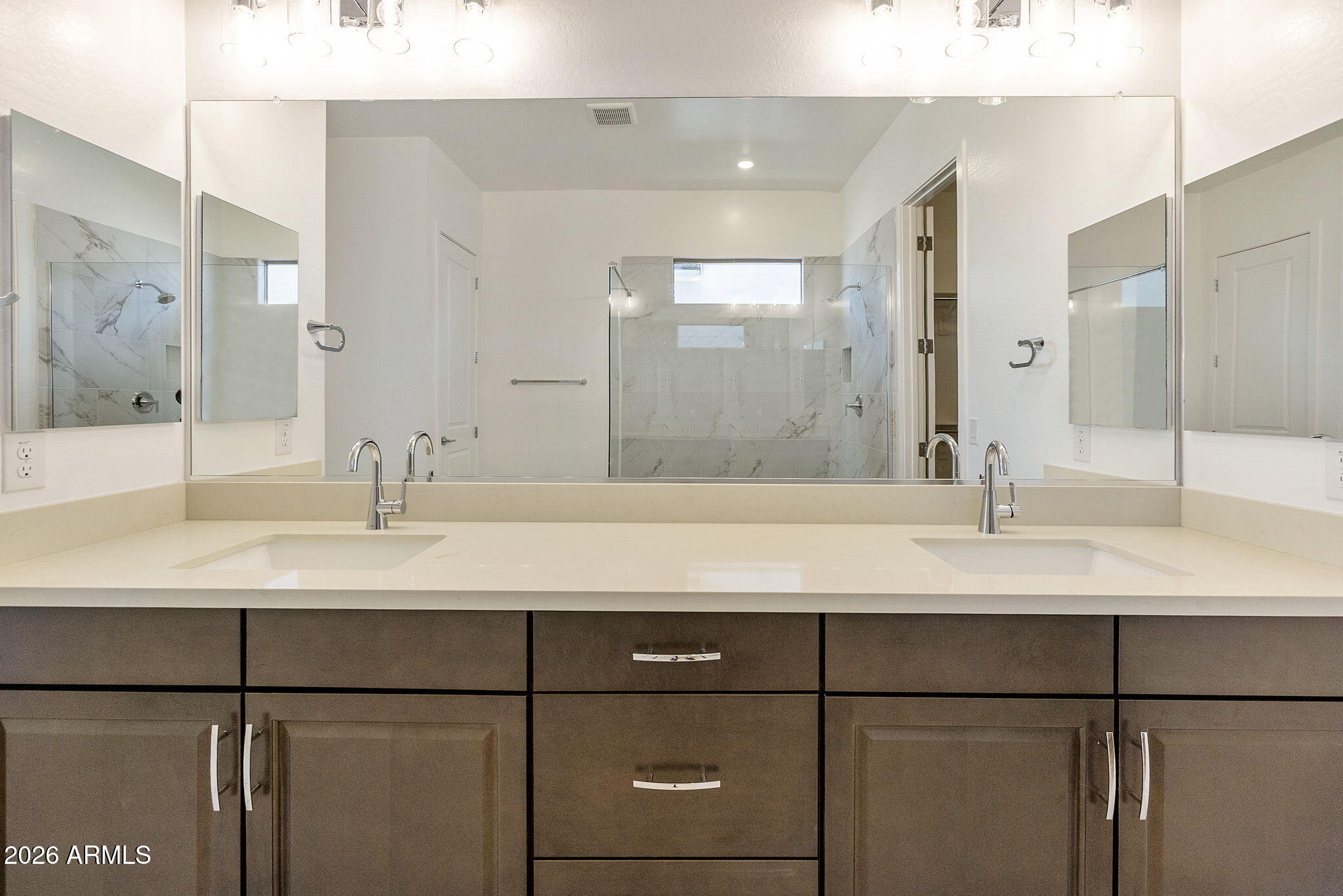 5129 West Coplen Farms Road Laveen, AZ 85339 - Photo 35 of 87 OWNER'S BATH