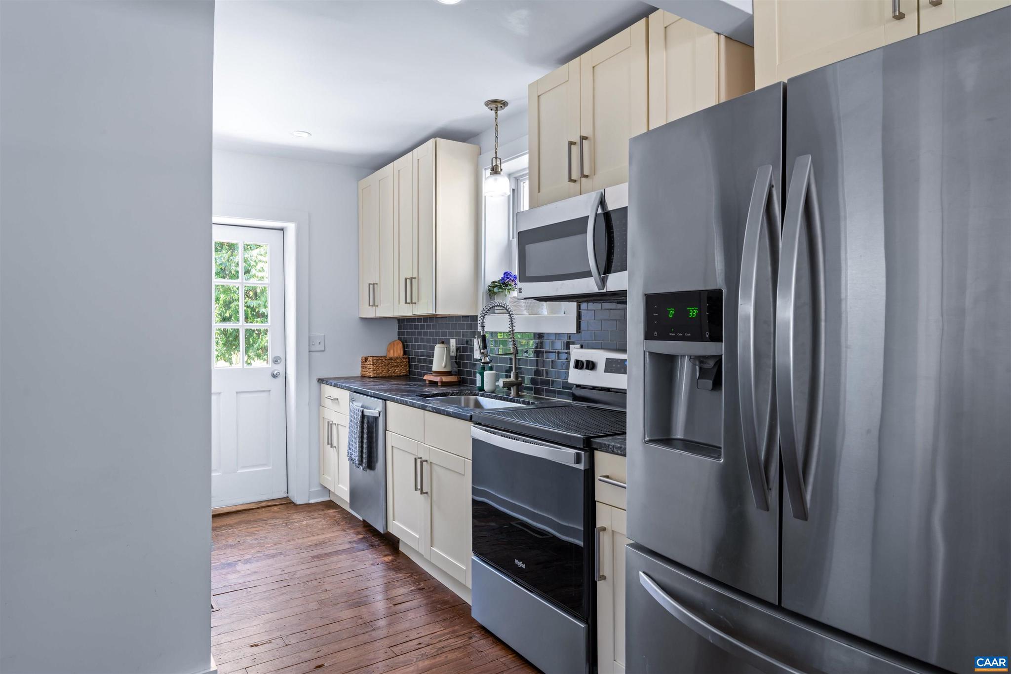 803 Ridge Street Charlottesville, VA 22902 - Photo 8 of 26