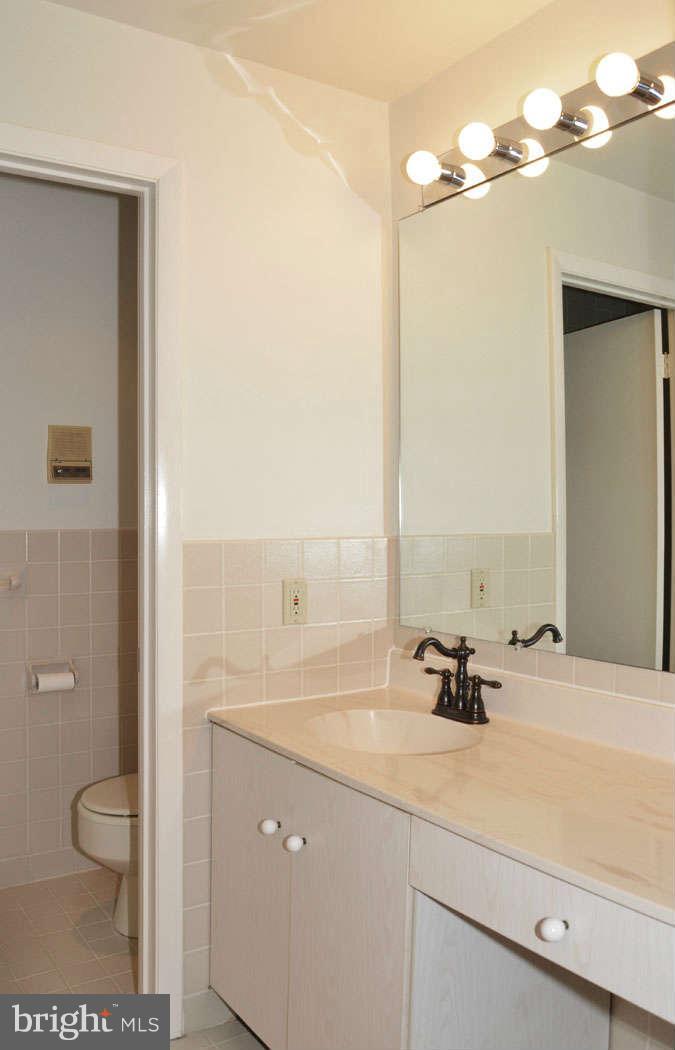 7134 River Road Bethesda, MD 20817 - Photo 18 of 29 Bath Master