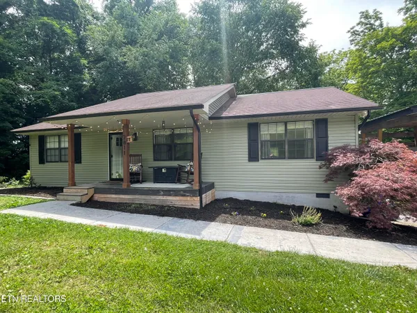 $319,900 | 2811 Lake City Highway, Rocky Top, TN 37769