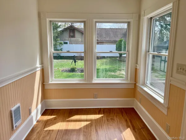 $3,200 | 8 Alden Place, Millbrook, NY 12545