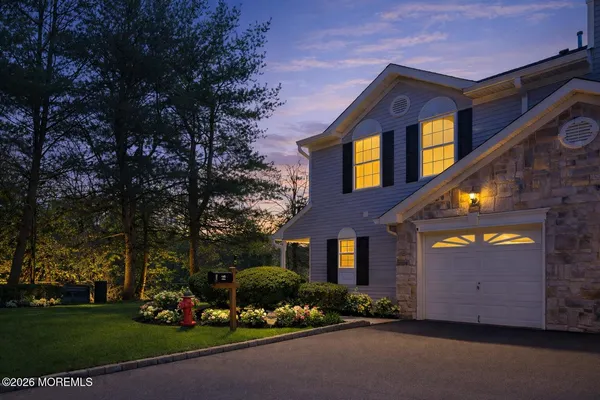 $595,000 | 44 Rozalyn Lane, Laurence Harbor, NJ 08879