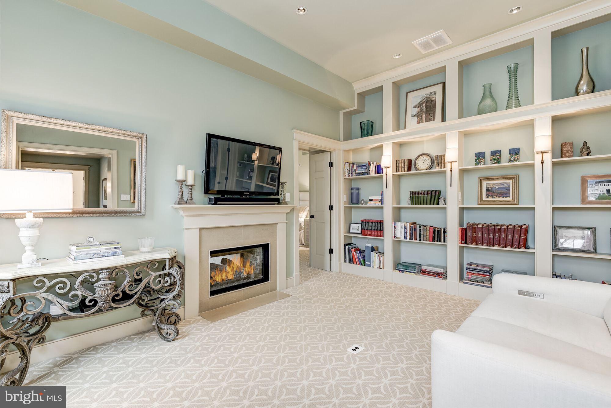 5800 Highland Drive Chevy Chase, MD 20815 - Photo 23 of 51 Primary Sitting Room