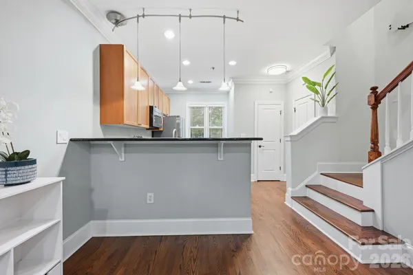 $442,000 | 100 North Laurel Avenue, Unit 115, Charlotte, NC 28207