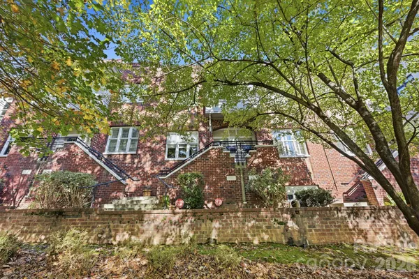 $442,000 | 100 North Laurel Avenue, Unit 115, Charlotte, NC 28207