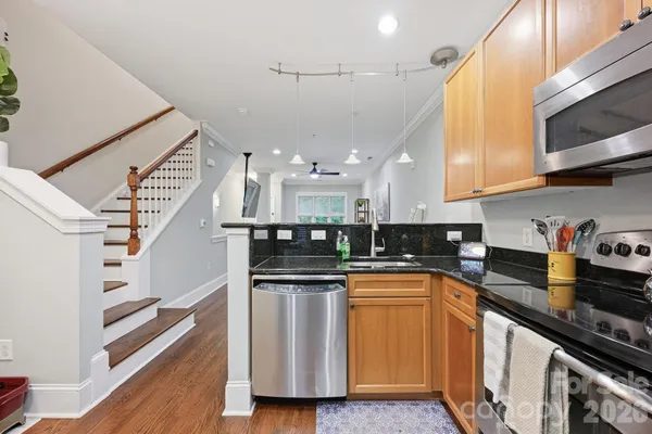 $442,000 | 100 North Laurel Avenue, Unit 115, Charlotte, NC 28207