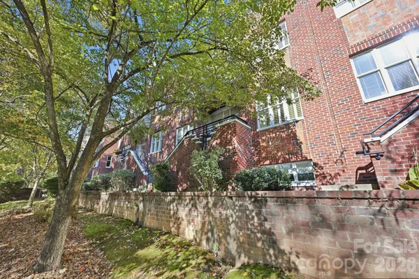 $442,000 | 100 North Laurel Avenue, Unit 115, Charlotte, NC 28207