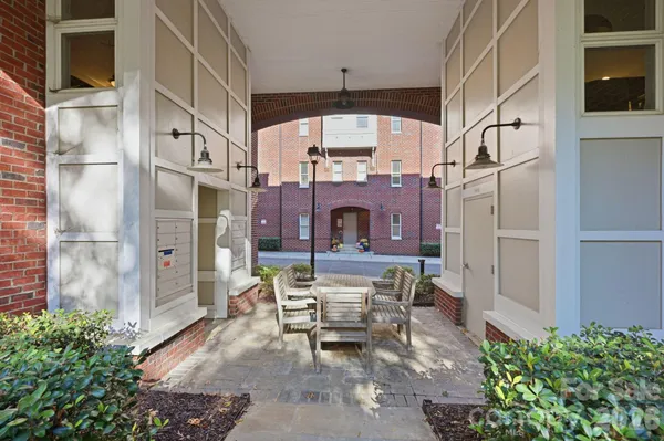 $442,000 | 100 North Laurel Avenue, Unit 115, Charlotte, NC 28207