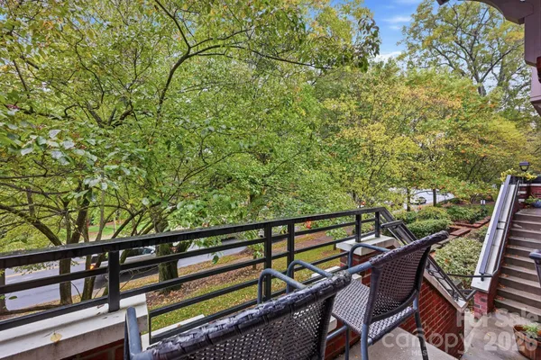 $442,000 | 100 North Laurel Avenue, Unit 115, Charlotte, NC 28207