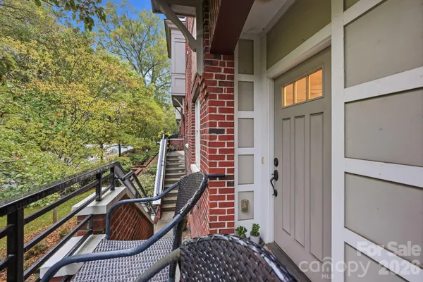 $442,000 | 100 North Laurel Avenue, Unit 115, Charlotte, NC 28207