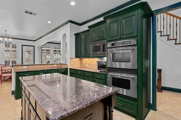 $889,900 | 9114 Parson Drive, Lantana, TX 76226