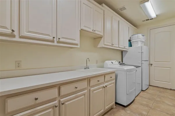 $889,900 | 9114 Parson Drive, Lantana, TX 76226
