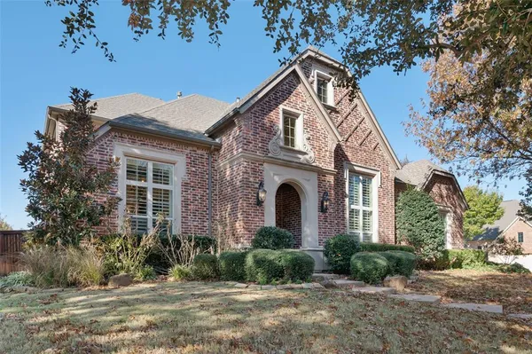 $889,900 | 9114 Parson Drive, Lantana, TX 76226