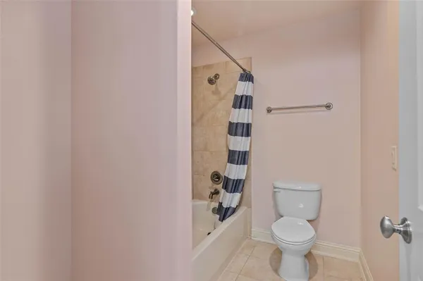 $889,900 | 9114 Parson Drive, Lantana, TX 76226