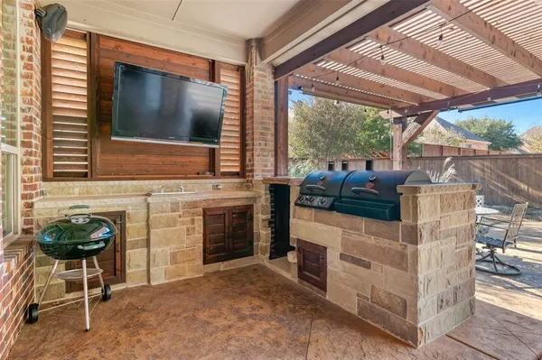 $889,900 | 9114 Parson Drive, Lantana, TX 76226