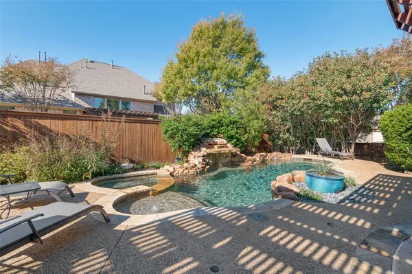 $889,900 | 9114 Parson Drive, Lantana, TX 76226