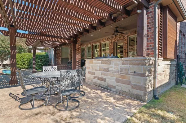 $889,900 | 9114 Parson Drive, Lantana, TX 76226