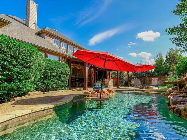 $889,900 | 9114 Parson Drive, Lantana, TX 76226