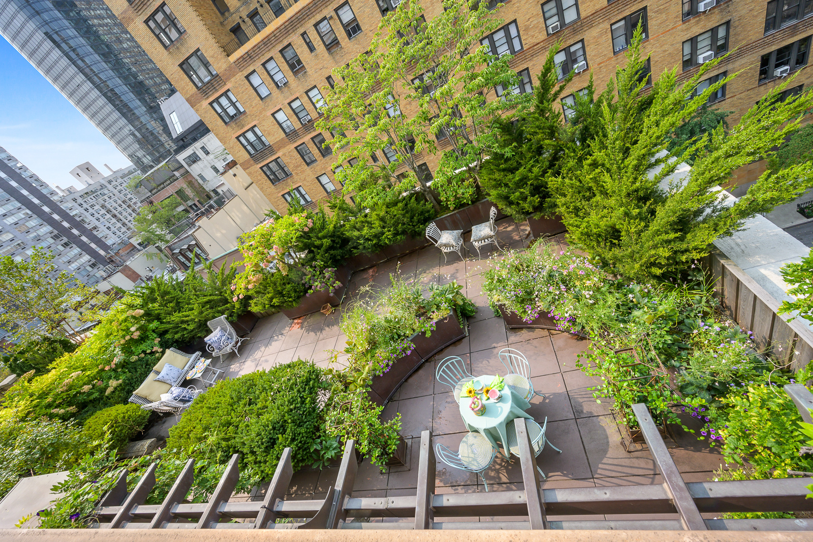 205 East 68th Street, Unit PHA Manhattan, NY 10021 - Photo 2 of 19